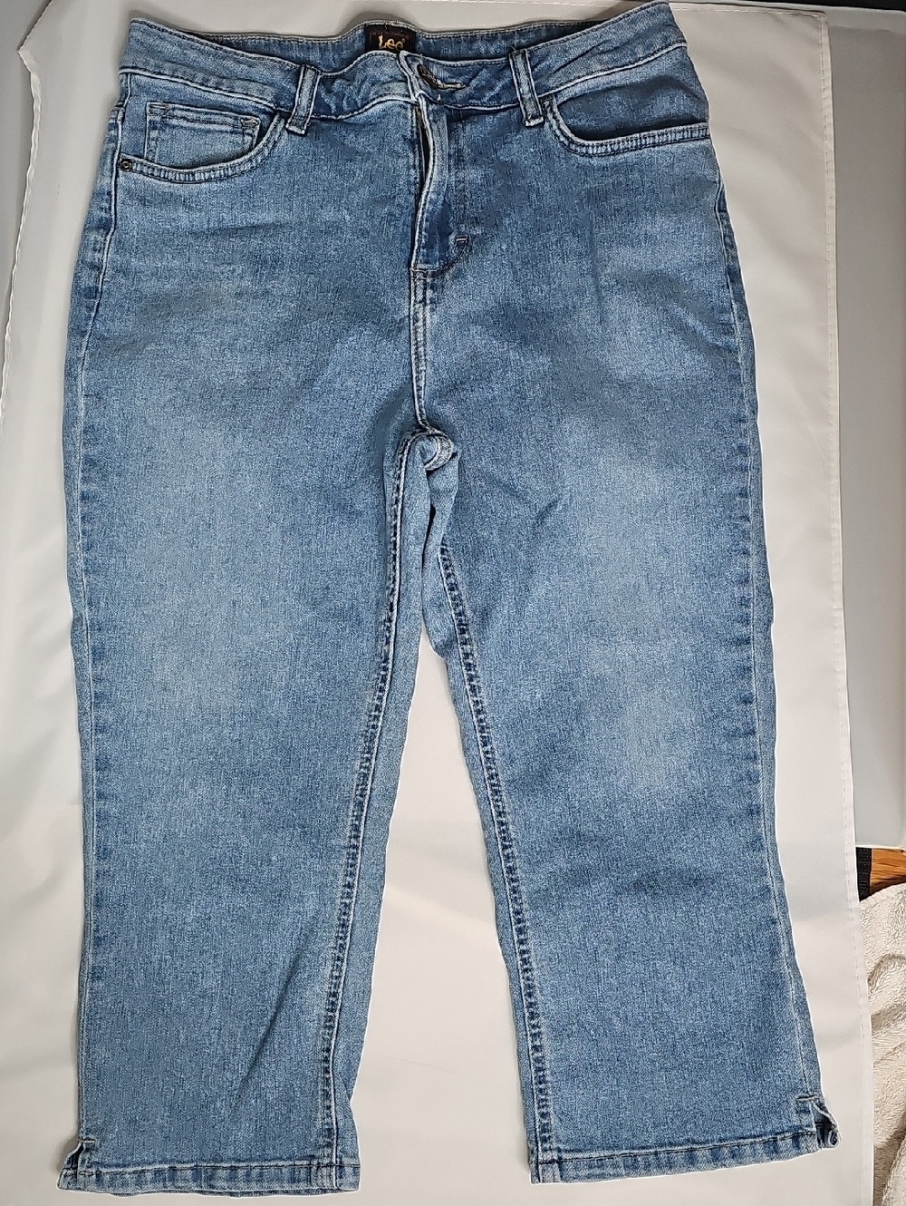 Lee Classic Light Wash Capris